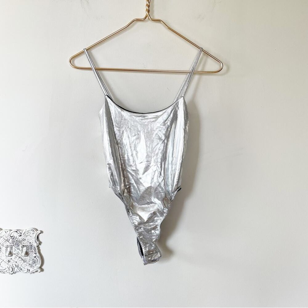 NWT Missguided Peace + Love Silver Metallic Strappy Bodysuit XS - Picture 4 of 7